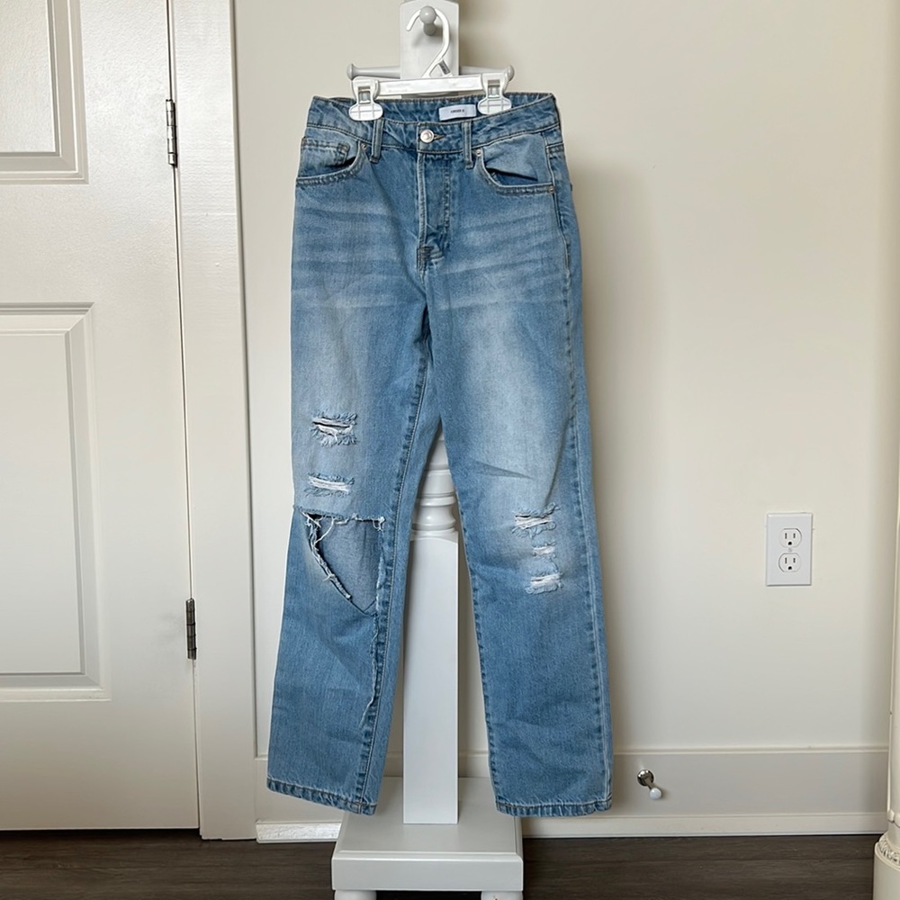 FOREVER 21 SIZE 24 DENIM RIPPED JEANS